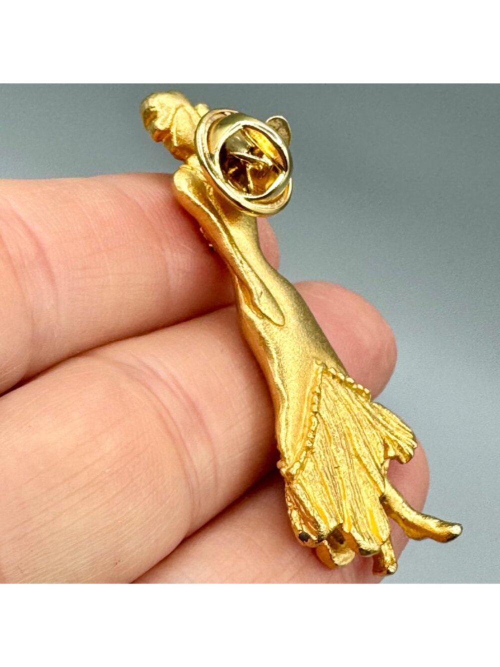 Vintage Saloon Dancer Pin Back Gold Tone Figural Gibson Girl Burlesque 2" - Picture 4 of 11